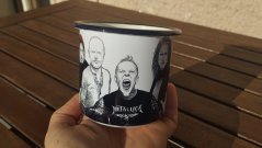 Plecháček Metallica černý lem
