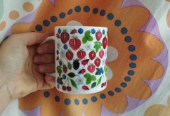Porcelánový hrnek jahody lesní plody berušky