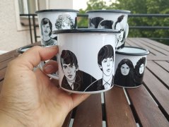 Plecháček Beatles černý lem