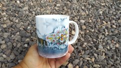Porcelánový hrnek Zimní vlci na ledu