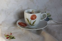 Svíčka v šálku tulipány