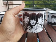 Plecháček Rolling Stones černý lem