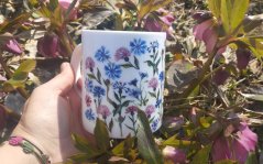 Porcelánový hrnek Chrpy