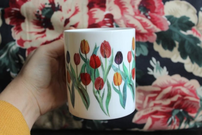 Porcelánový hrnek Tulipány
