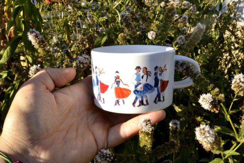 Makronka keramická folklorní Roztančená