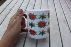 Porcelánový hrnek Vánoční hvězda a cesmína