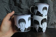 Plecháček Beatles černý lem